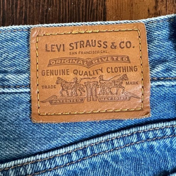Levi’s Wedgie Straight Button Fly Cutoffs - Picture 3 of 3